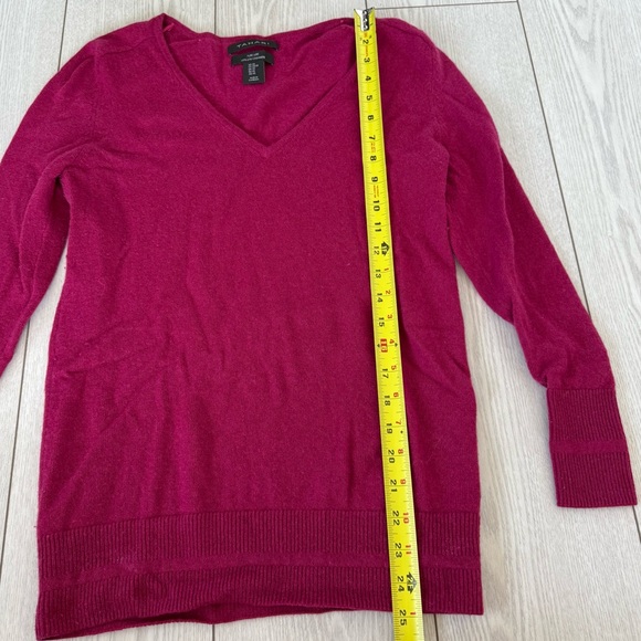 Tahari XS 100% pure luxe 2ply Cashmere sweater fuchsia pink v-neck long sleeve - Picture 3 of 7
